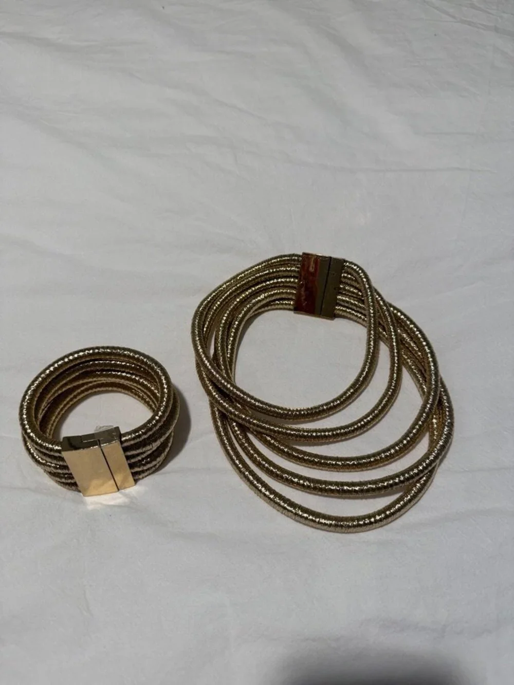 N/A elegant gold